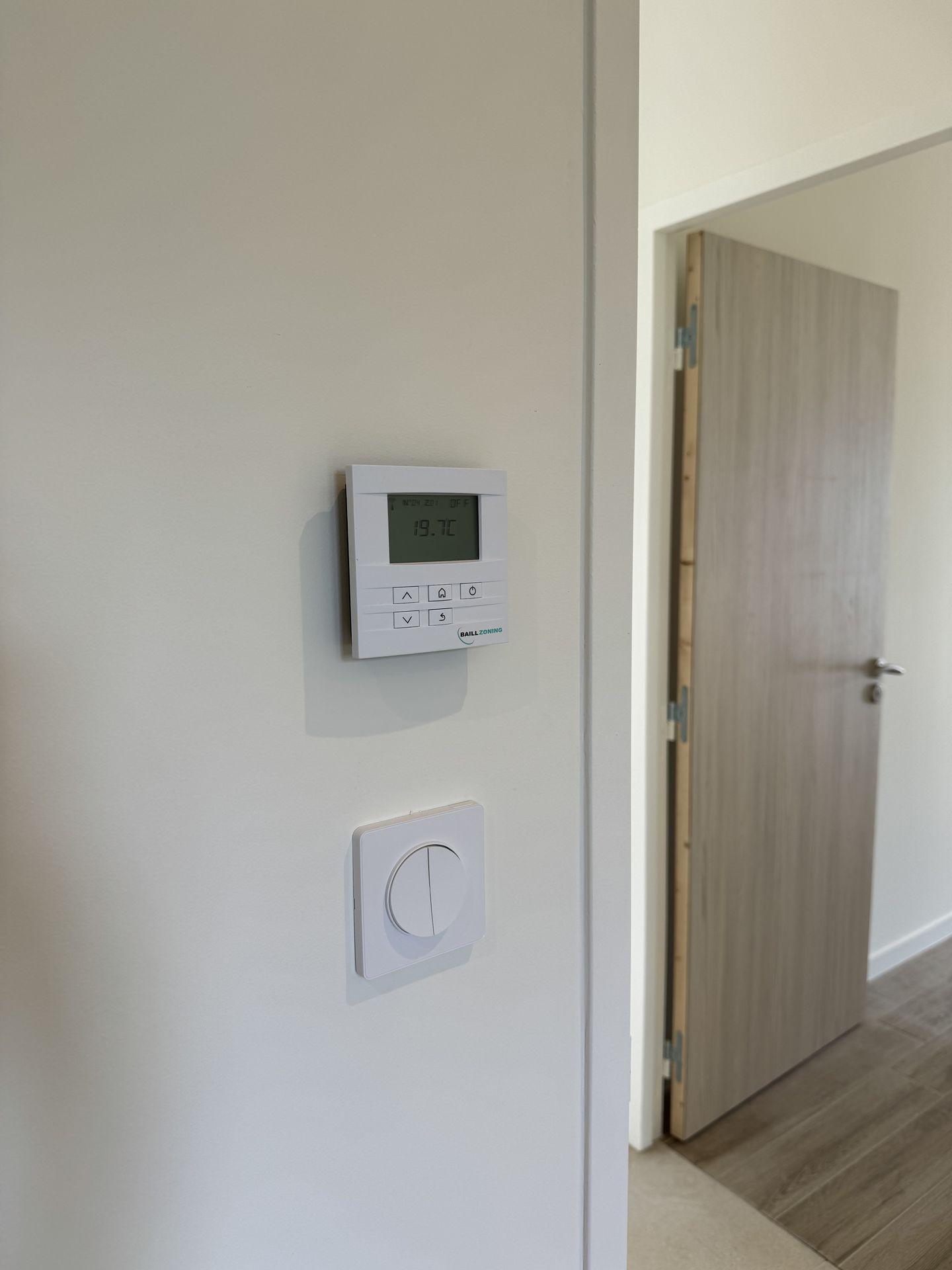 Thermostat de pièce pompe à chaleur
